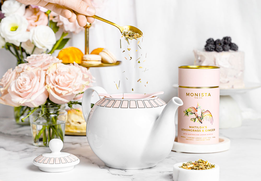Teapot with loose leaf tea