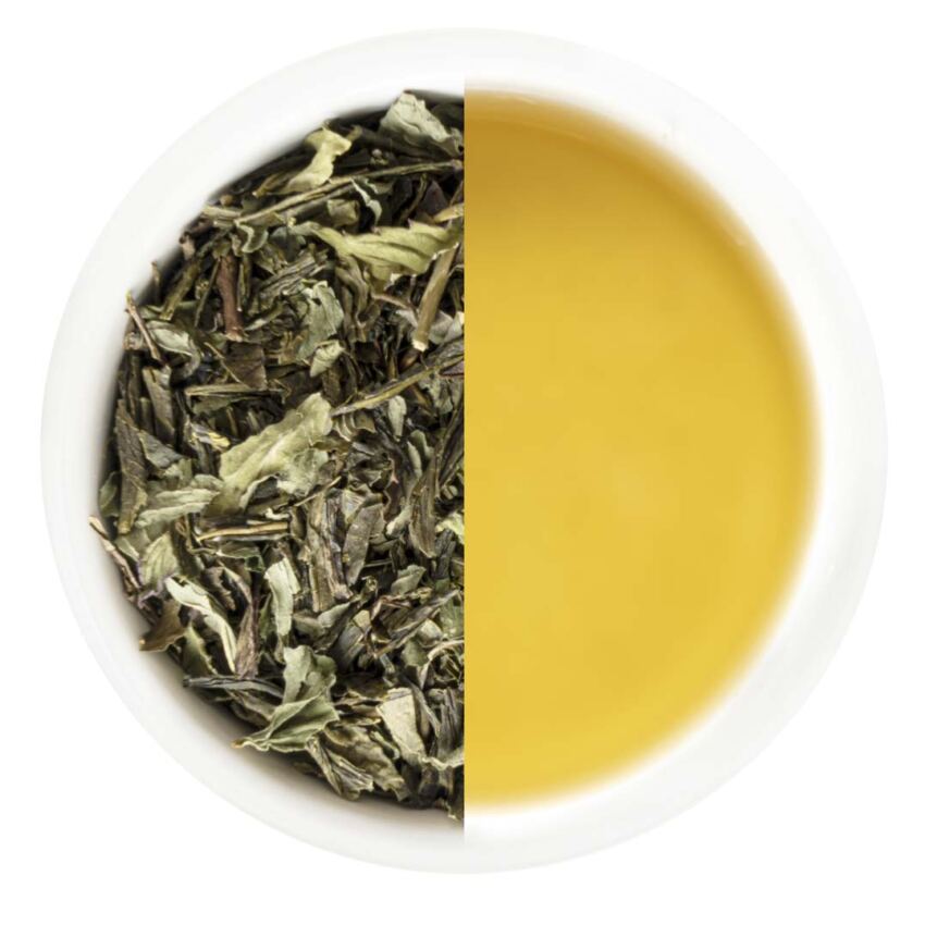 Loose leaf green tea