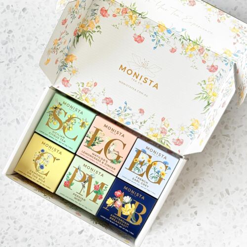 gift box with mini tea boxes